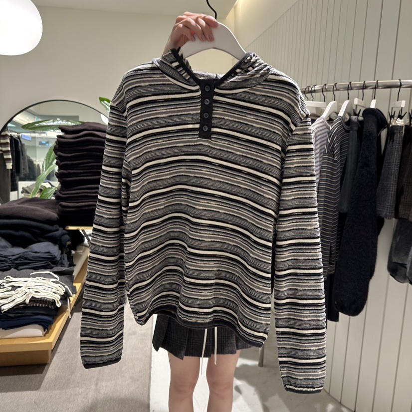 解讀251126-0578 服裝服飾批發的市場新機遇與發展策略